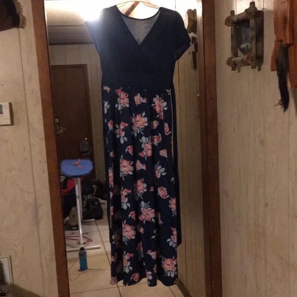 Beautiful Navy Maxie dress with large roses. - Picture 2 of 8